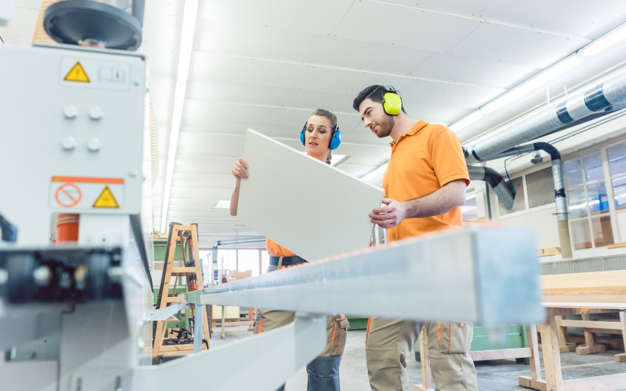 Qualitätstechniker Beispielbild vom Arbeitsalltag