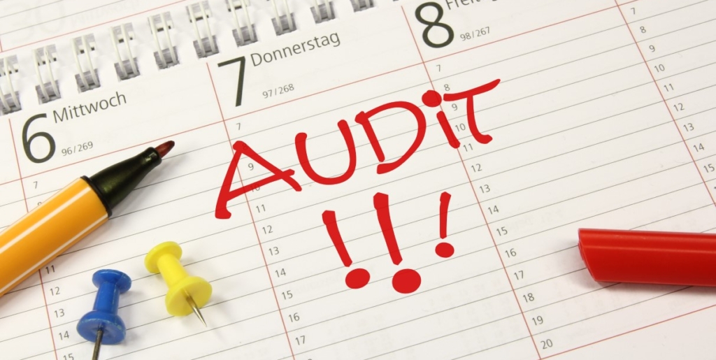 Qualitätsmanagement Auditor Beispielbild - ein Kalender mit Eintrag Audit